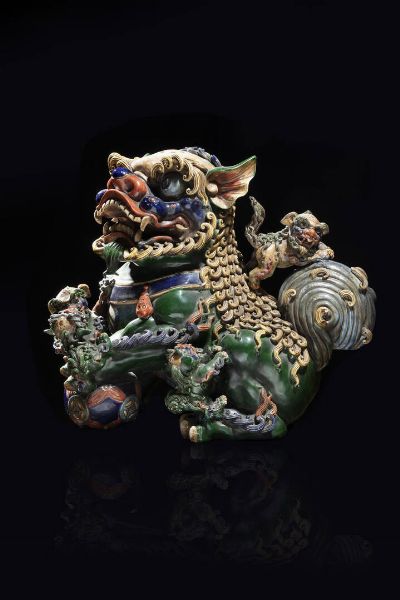 CANE DI PHO : Cane di Pho in porcellana policroma  Cina  Repubblica  XX sec H cm 39x27x41  - Asta Arte Orientale - Associazione Nazionale - Case d'Asta italiane