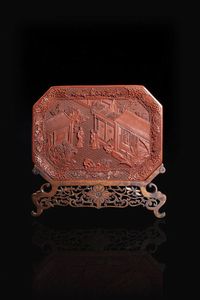 VASSOIO - Vassoio in lacca intarsiato con scene di corte  Cina  dinastia Qing  XIX sec H cm 37x27