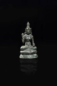 BUDDHA - Buddha in bronzo brunito seduto nella posizione del loto  Tibet  XIX sec H cm 19x10