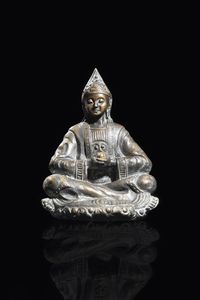 SCULTURA - Scultura di monaco in bronzo seduto nella posizione del loto  Cina  dinastia Qing  XIX sec. H cm 26x20
