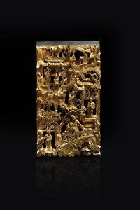 PICCOLA PLACCA - Piccola placca in legno dorato finemente intarsiata  Cina  Repubblica   XX sec. H cm 33x17