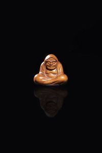 NETZUKE - Netzuke rappresentante Gama-Sennin in legno di sandalo giallo  Giappone  Meiji  inizi XX sec H cm 3 5x4