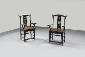 COPPIA DI SEDIE - Coppia di sedie in legno  Cina  XX sec H cm 112x66