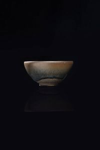PICCOLA COPPA JUN - Piccola coppa jun con striature sul tono del marrone e del nero  Cina  dinastia Song (960-1279) H cm 4 5 Diam  [..]
