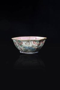 CIOTOLA - Ciotola in porcellana Famiglia Rosa  dipinta con melograni  Cina  dinastia Qing  XIX sec H cm 5 Diam cm 12