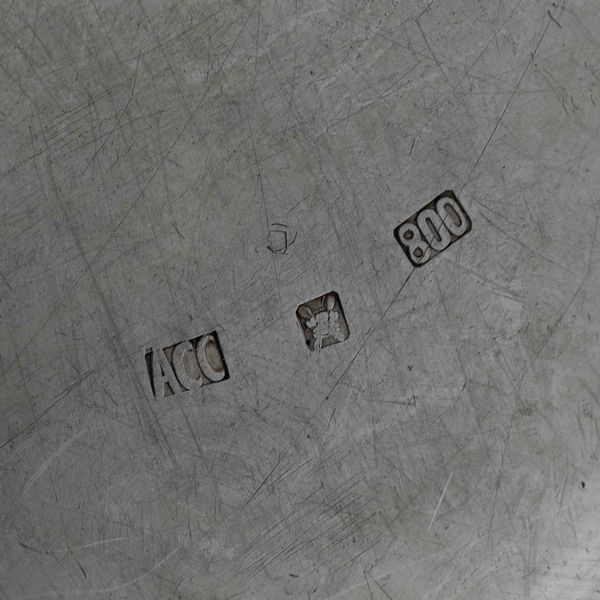 Vassoio ovale. Argento fuso e sagomato. Argenteria italiana della prima met del XX secolo, argentiere Cesa, Alessandria  - Asta Argenti | Cambi TIME - Associazione Nazionale - Case d'Asta italiane