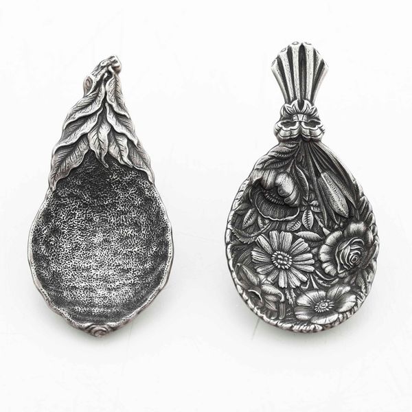 Due ciotole floreali. Argenteria artistica italiana del XX secolo. Argentiere Clementi Bologna per Gianmaria Buccellati  - Asta Argenti | Cambi TIME - Associazione Nazionale - Case d'Asta italiane