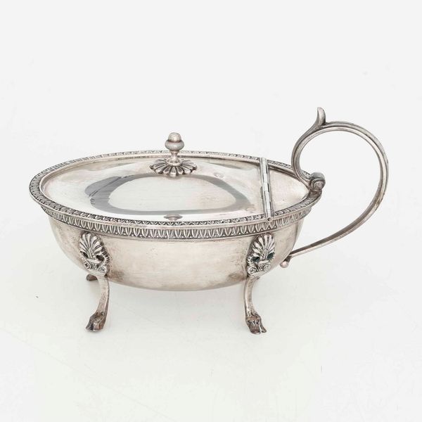 Formaggiera in argento fuso, sbalzato e cesellato. Argenteria toscana del XX secolo, argentiere Pampaloni, Firenze  - Asta Argenti | Cambi TIME - Associazione Nazionale - Case d'Asta italiane