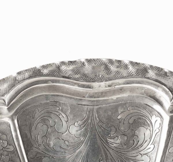 Alzata in argento fuso, sbalzato e cesellato. Argenteria italiana del XX secolo  - Asta Argenti | Cambi TIME - Associazione Nazionale - Case d'Asta italiane