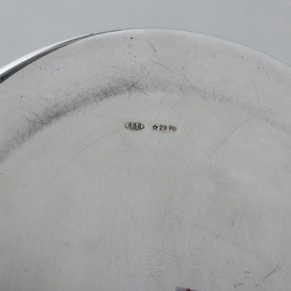 Lotto in argento composto da un coppetta, un tastevin e una scatoletta. Argenteria italiana del XX secolo. Argentieri differenti  - Asta Argenti | Cambi TIME - Associazione Nazionale - Case d'Asta italiane