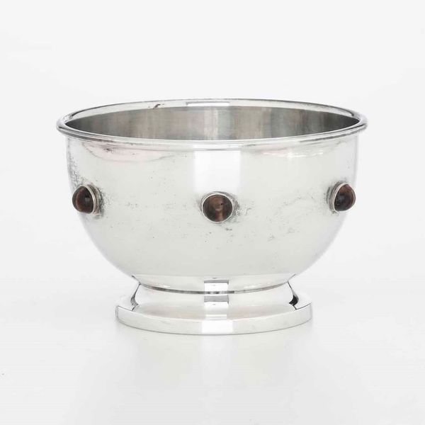 Ciotola. Argento fuso e sagomato. Argenteria milanese del XX secolo, argentiere Miracoli  - Asta Argenti | Cambi TIME - Associazione Nazionale - Case d'Asta italiane