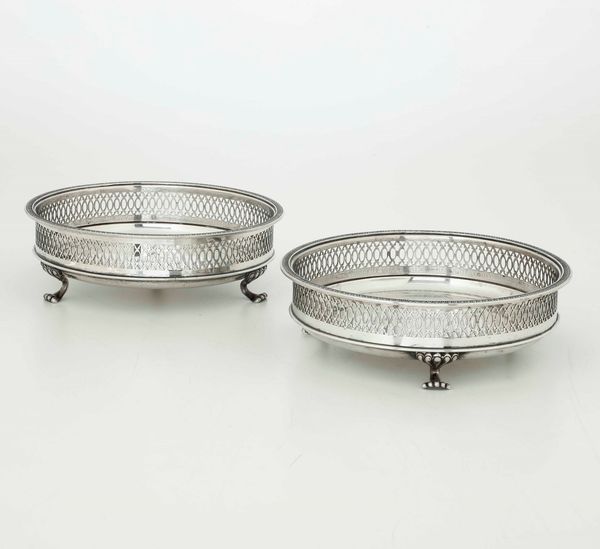 Copia di cestini. Argento fuso e traforato. Argenteria veneta del XX secolo. Argentiere Schiavon, Padova  - Asta Argenti | Cambi TIME - Associazione Nazionale - Case d'Asta italiane