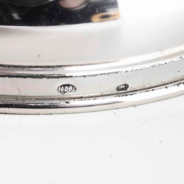 Vaso in vetro poggiante su base in argento, Italia XX secolo  - Asta Argenti | Cambi TIME - Associazione Nazionale - Case d'Asta italiane