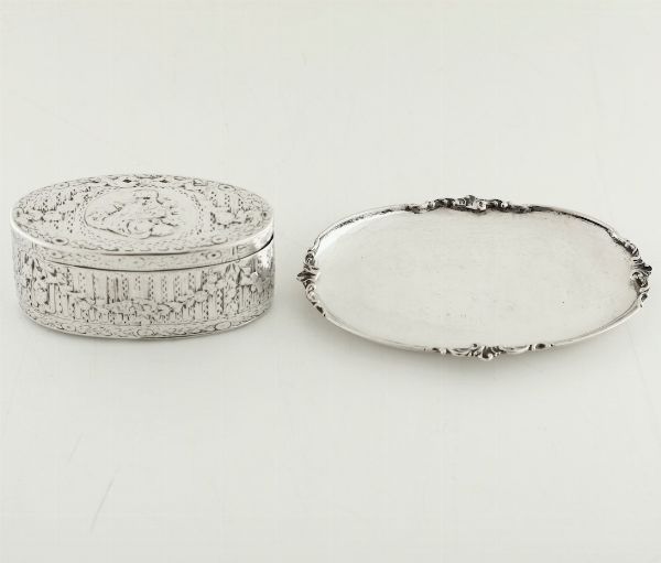Scatoletta ovale e vassoietto in argento. Argenteria artistica italiana del XX-XXI secolo  - Asta Argenti | Cambi TIME - Associazione Nazionale - Case d'Asta italiane