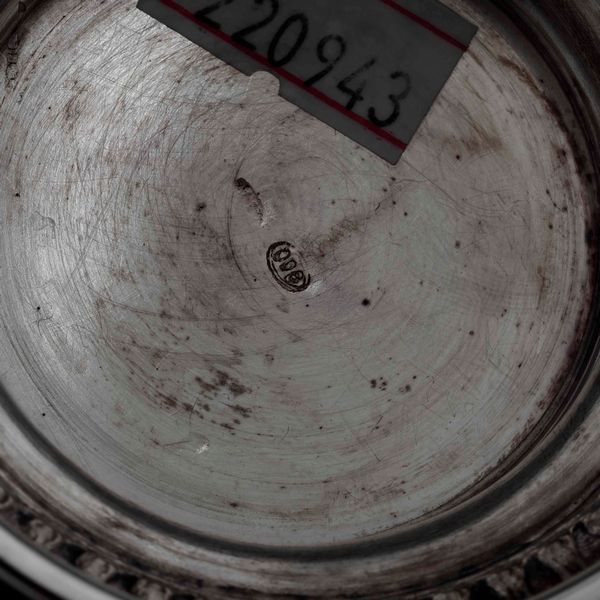 Servizio da t e caff con vassoio in argento e legno sagomato ed ebanizzato. Argenteria italiana del XX secolo. Argentiere Guerci Alessandria  - Asta Argenti | Cambi TIME - Associazione Nazionale - Case d'Asta italiane