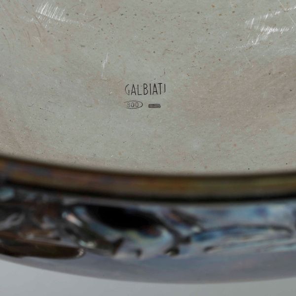 Piatto e due centrotavola in argento fuso. Diverse manifatture italiane del XX secolo  - Asta Argenti | Cambi TIME - Associazione Nazionale - Case d'Asta italiane