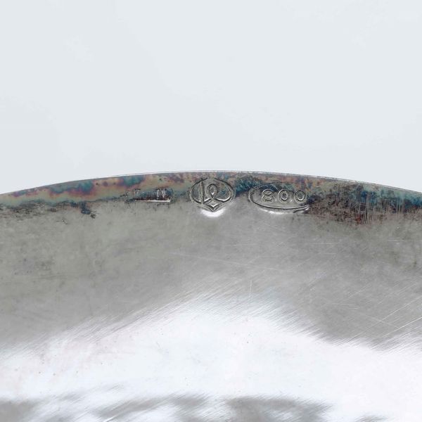 Bacile e versatoio in argento fuso e sagomato. Argenteria veneta del XX secolo, argentieri differenti  - Asta Argenti | Cambi TIME - Associazione Nazionale - Case d'Asta italiane