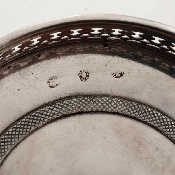 Lotto di sei sottobicchieri in argento fuso e traforato. Argenteria italiana del XX secolo (Lombardia?)  - Asta Argenti | Cambi TIME - Associazione Nazionale - Case d'Asta italiane