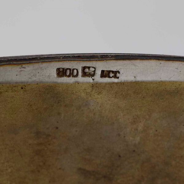 Due portasigarette in argento fuso e sbalzato. Argenteria italiana della prima met del XX secolo  - Asta Argenti | Cambi TIME - Associazione Nazionale - Case d'Asta italiane