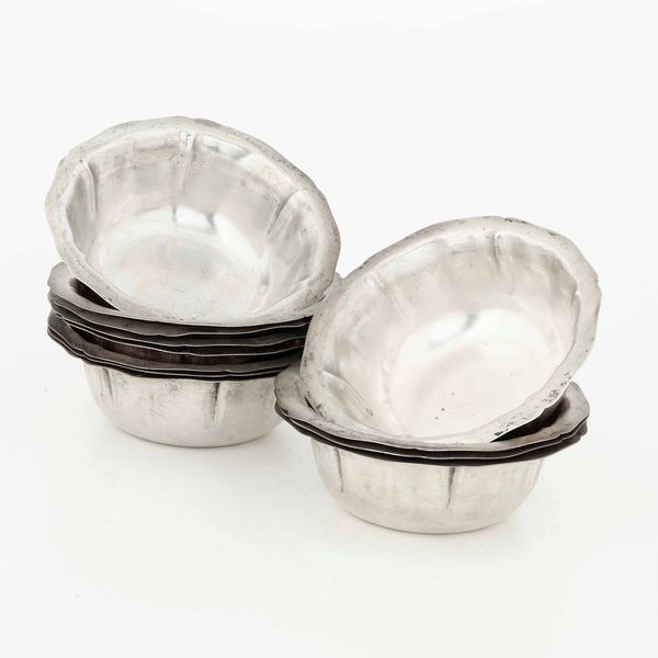 Dodici coppette. Argento fuso e sbalzato. Argenteria italiana del XX secolo  - Asta Argenti | Cambi TIME - Associazione Nazionale - Case d'Asta italiane