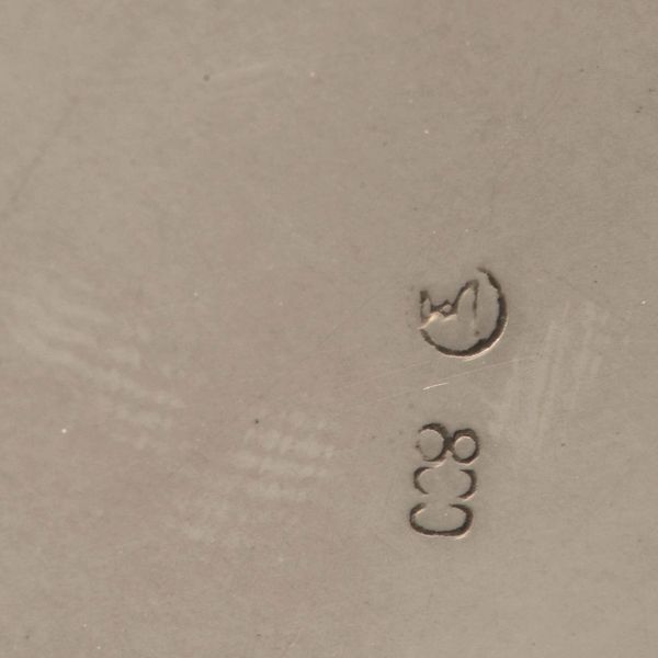 Cestino. Argento fuso e sagomato, manico ad arco in legno ebanizzato. Argenteria artistica italiana del XX secolo  - Asta Argenti | Cambi TIME - Associazione Nazionale - Case d'Asta italiane