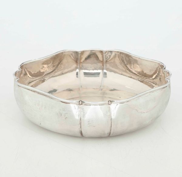 Ciotola in argento fuso, sbalzato e dorato. Argenteria veneta del XX-XXI secolo, Padova  - Asta Argenti | Cambi TIME - Associazione Nazionale - Case d'Asta italiane