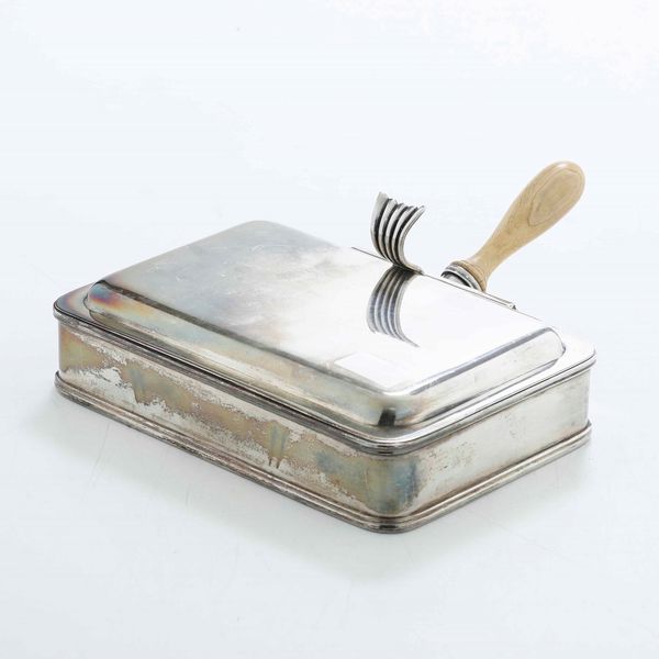 Scaldavivande in argento fuso e sagomato. Argenteria italiana del XX secolo  - Asta Argenti | Cambi TIME - Associazione Nazionale - Case d'Asta italiane