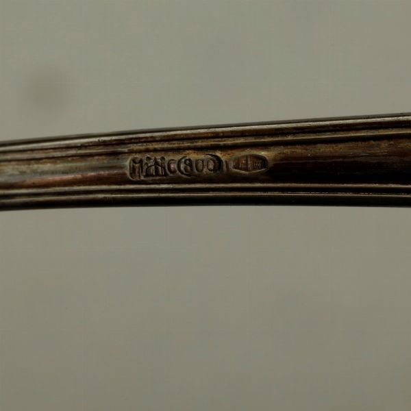 Set di posate per bambino entro custodia. Argento fuso e sagomato. Argenteria italiana della prima met del XX secolo. Marchio con fascio littorio in uso dal 1935 al 1945. Argentiere Clementi Bologna  - Asta Argenti | Cambi TIME - Associazione Nazionale - Case d'Asta italiane