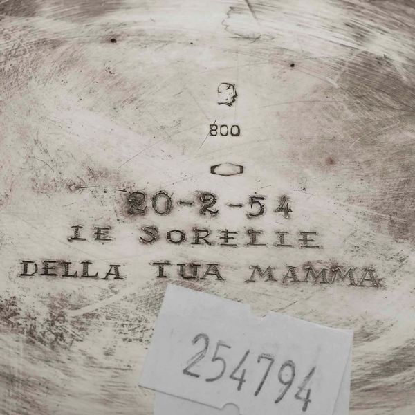 Centrotavola in argento con bordo costolato. Argenteria artistica italiana del XX secolo  - Asta Argenti | Cambi TIME - Associazione Nazionale - Case d'Asta italiane
