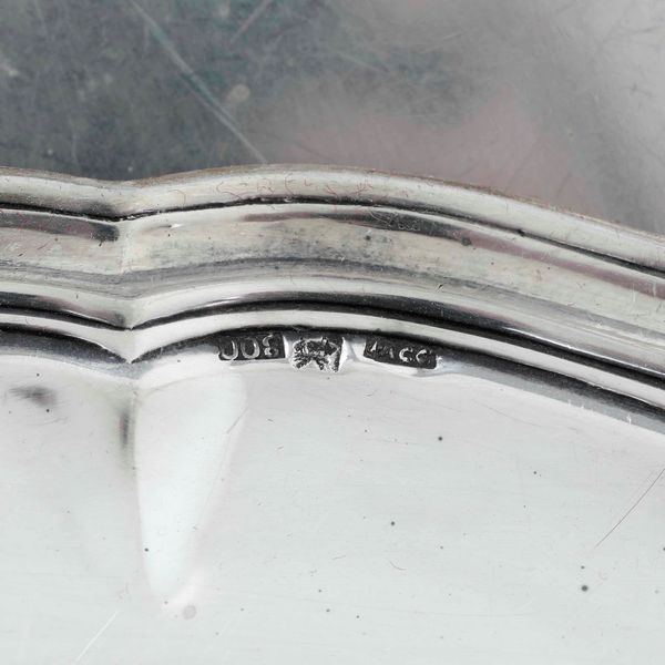 Lotto di sedici vassoi in argento diversi. Argenteria italiana della prima met del XX secolo. Argentiere Cesa, Alessandria  - Asta Argenti | Cambi TIME - Associazione Nazionale - Case d'Asta italiane