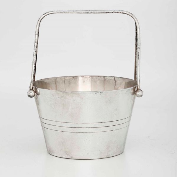 Secchiello portaghiaccio in argento. Argenteria milanese del XX secolo. Argentiere Fabbrica Italiana Argenterie di Pasquale e Mariano Alignani  - Asta Argenti | Cambi TIME - Associazione Nazionale - Case d'Asta italiane