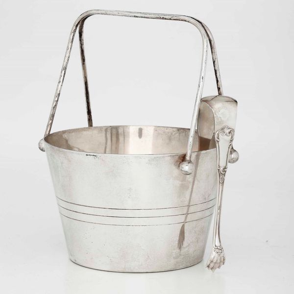 Secchiello portaghiaccio in argento. Argenteria milanese del XX secolo. Argentiere Fabbrica Italiana Argenterie di Pasquale e Mariano Alignani  - Asta Argenti | Cambi TIME - Associazione Nazionale - Case d'Asta italiane