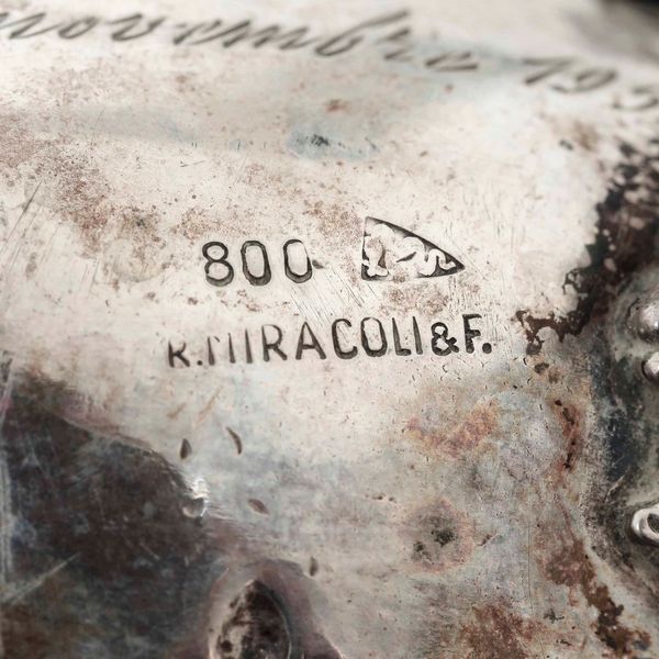 Lotto composto da una coppia di salerine in argento con cucchiaini, 6 vassoietti in argento e 1 boccettina in metallo. Differenti manifatture del XX secolo  - Asta Argenti | Cambi TIME - Associazione Nazionale - Case d'Asta italiane