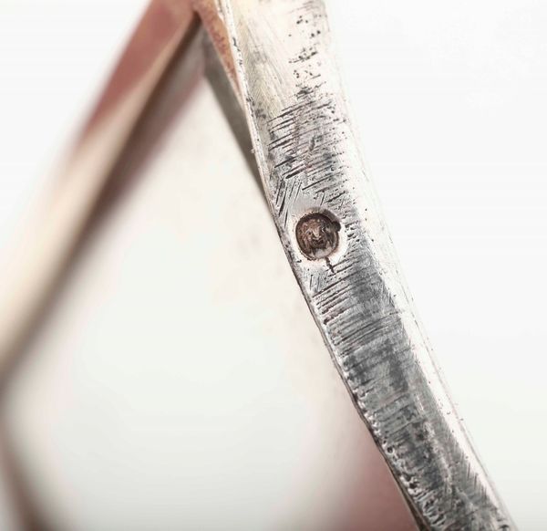 Lotto in argento composto da quattro scatole con coperchio, un vassoio, vaschetta con portacandele. Differenti epoche e manifatture  - Asta Argenti | Cambi TIME - Associazione Nazionale - Case d'Asta italiane