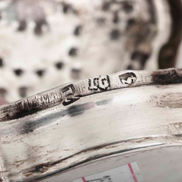 Lotto in argento composto da quattro scatole con coperchio, un vassoio, vaschetta con portacandele. Differenti epoche e manifatture  - Asta Argenti | Cambi TIME - Associazione Nazionale - Case d'Asta italiane