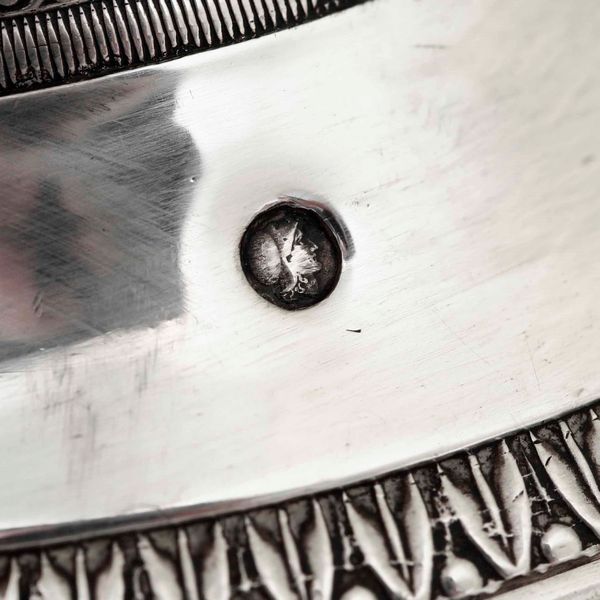 Lotto composto da una lampada ad olio, un portacandela e una campanella in argento  - Asta Argenti | Cambi TIME - Associazione Nazionale - Case d'Asta italiane