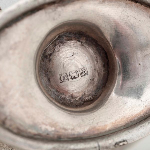 Lotto composto da una lampada ad olio, un portacandela e una campanella in argento  - Asta Argenti | Cambi TIME - Associazione Nazionale - Case d'Asta italiane