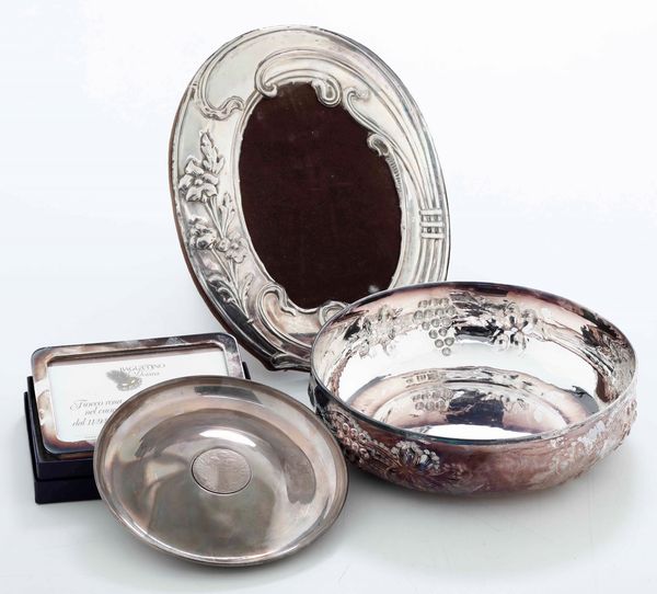 Lotto di oggetti in argento. Varie manifatture del XX secolo  - Asta Argenti | Cambi TIME - Associazione Nazionale - Case d'Asta italiane