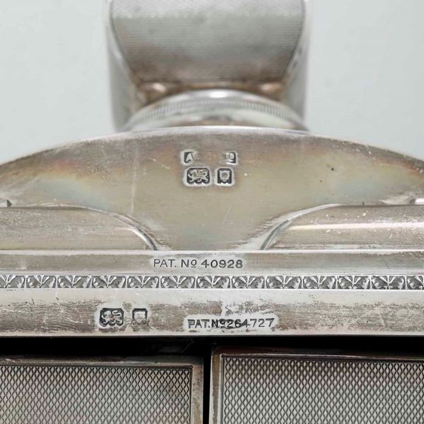 Portasigarette in argento. Argenteria inglese del XX secolo, bollo della citt di Londra  - Asta Argenti | Cambi TIME - Associazione Nazionale - Case d'Asta italiane