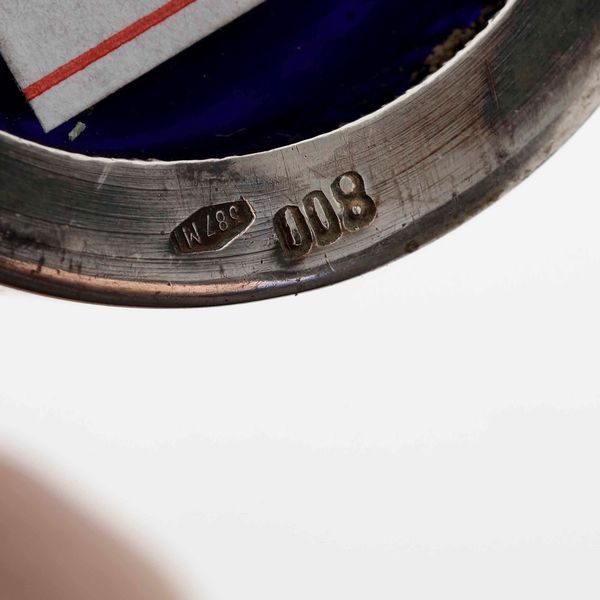 Lotto di saliere tra cui una saliera con conchiglia ed una con vetro blu in metallo e argento. Varie manifatture del XX secolo  - Asta Argenti | Cambi TIME - Associazione Nazionale - Case d'Asta italiane