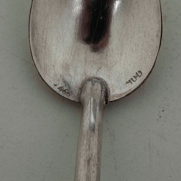 Servizio di 6 Cucchiaini e 6 forchette da dolce in metallo argentato. Argenteria italiana del XX secolo  - Asta Argenti | Cambi TIME - Associazione Nazionale - Case d'Asta italiane