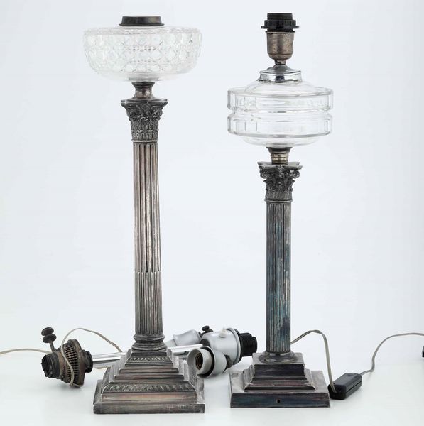 Lampada in argento fuso. Bollo della citt� di Sheffield per l'anno 1899  - Asta Argenti | Cambi TIME - Associazione Nazionale - Case d'Asta italiane