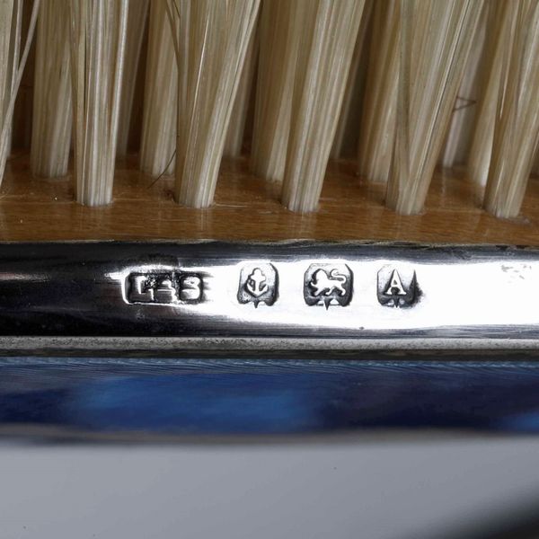 Servizio da toilette in argento e smalto. Bollo della citt di Birmingham per l'anno 1925  - Asta Argenti | Cambi TIME - Associazione Nazionale - Case d'Asta italiane