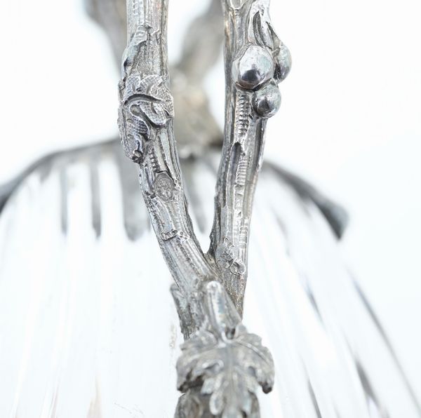 Set di saliere composto da due saliere grandi e sei piccole, base in argento a grappolo d�uva. Parte in cristallo Baccarat. Parigi, 1838  - Asta Argenti | Cambi TIME - Associazione Nazionale - Case d'Asta italiane