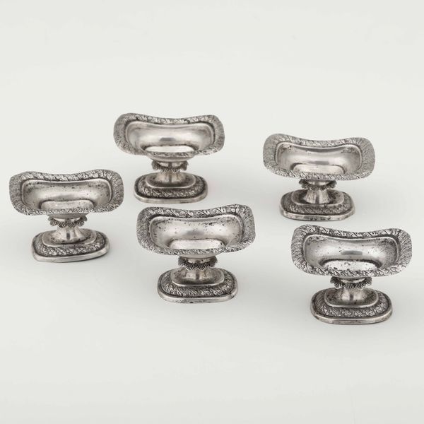 Cinque saliere in argento sbalzato e cesellato. Danimarca (?) XIX secolo  - Asta Argenti | Cambi TIME - Associazione Nazionale - Case d'Asta italiane