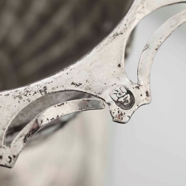 Zuccheriera. Argento fuso e traforato. Argenteria d�oltralpe del XIX secolo  - Asta Argenti | Cambi TIME - Associazione Nazionale - Case d'Asta italiane