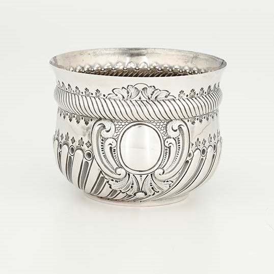Ciotola. Argento fuso, sbalzato e cesellato. Mosca 1887, argentiere KA-TS (non identificato)  - Asta Argenti | Cambi TIME - Associazione Nazionale - Case d'Asta italiane