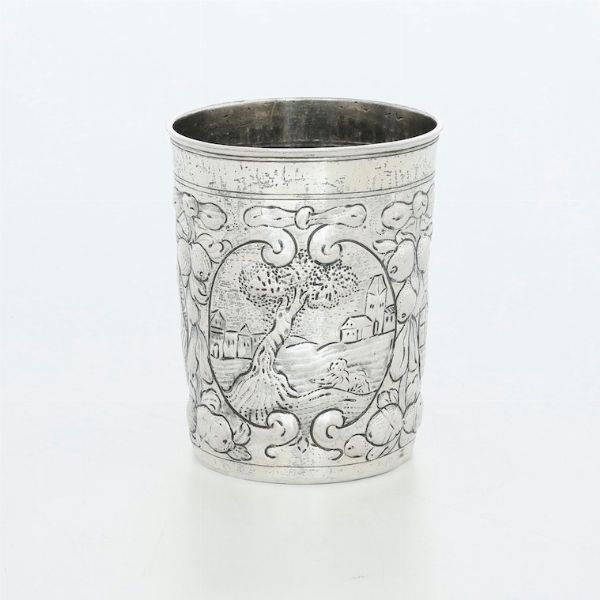 Bicchiere. Argento fuso, sbalzato e cesellato. Mosca XIX secolo, argentiere E.I (non identificato)  - Asta Argenti | Cambi TIME - Associazione Nazionale - Case d'Asta italiane