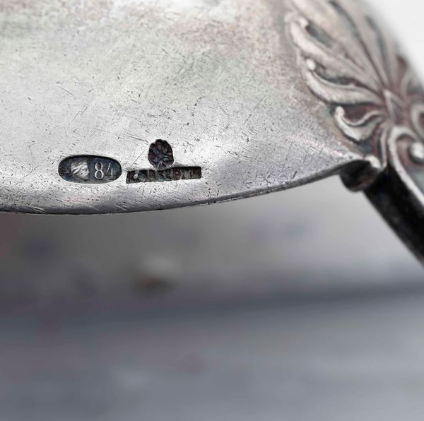 Set di nove posate in argento fuso e cesellato sei Italia XX secolo e tre Russia, XX secolo  - Asta Argenti | Cambi TIME - Associazione Nazionale - Case d'Asta italiane