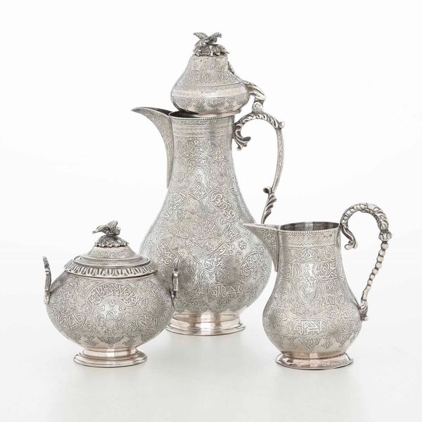 Servizio da caff in argento fuso, sbalzato e cesellato. Egitto XX secolo  - Asta Argenti | Cambi TIME - Associazione Nazionale - Case d'Asta italiane
